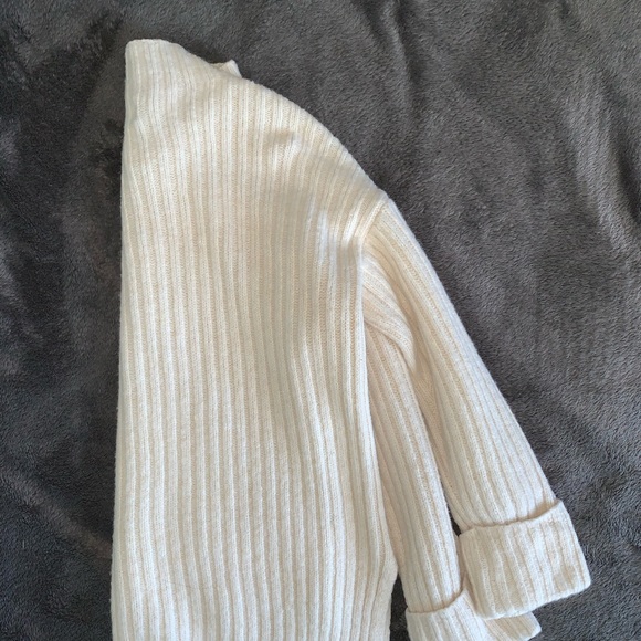 Old Navy White Tunic Sweater - Picture 5 of 6